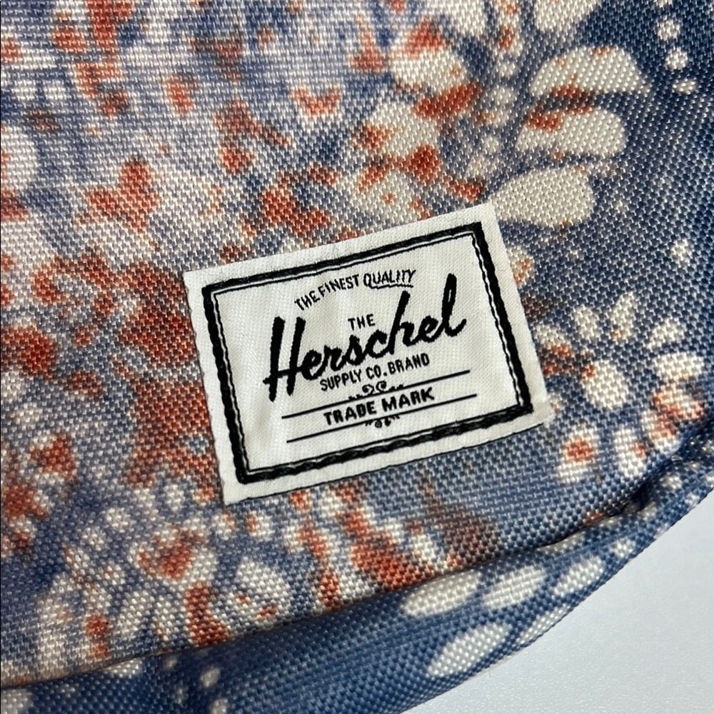 Herschel Supply Co. Fifteen Hip Pack Crossbody Bag Floral Blue Adjustable Strap - Picture 2 of 8